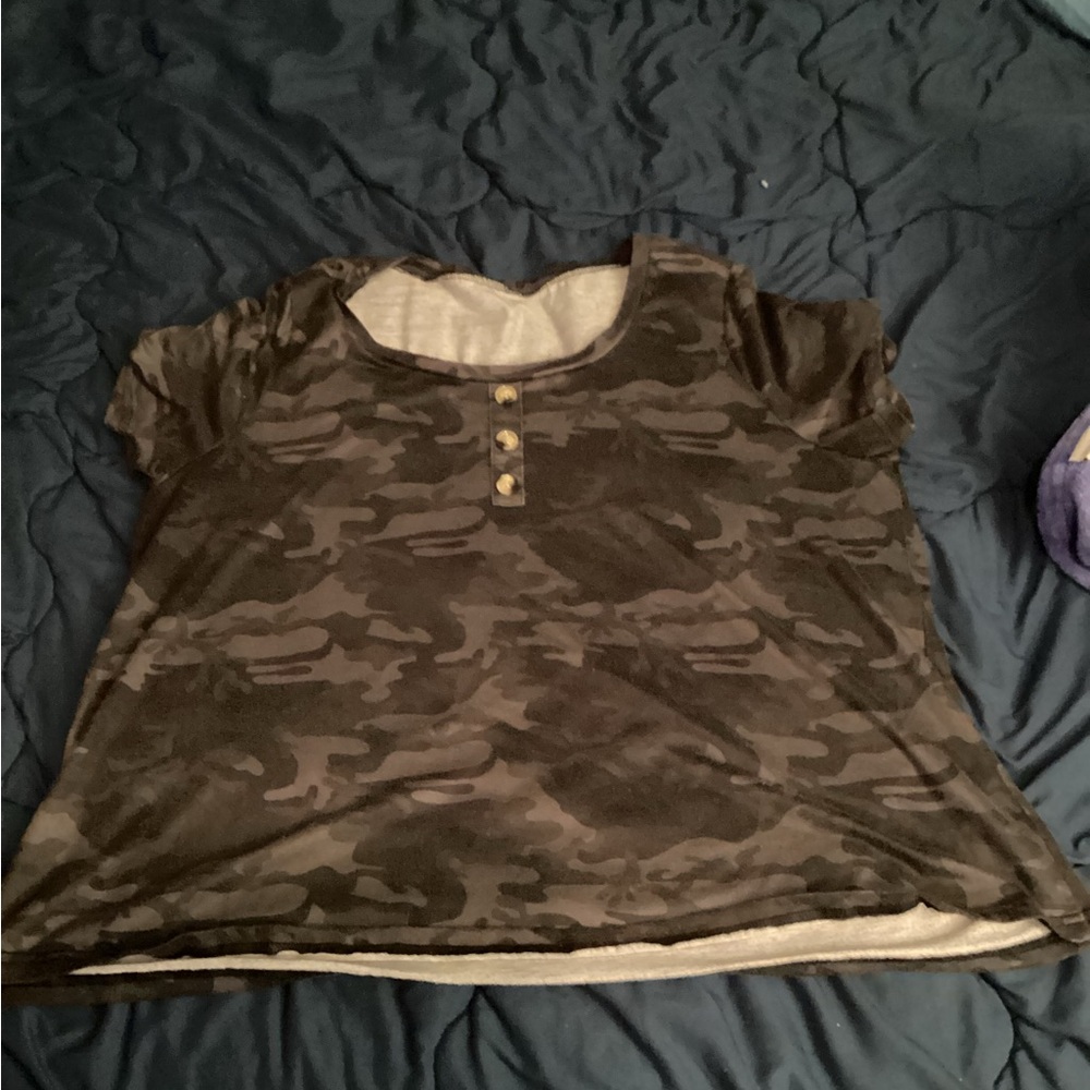 SHEIN Kids Brown Camo Short Sleeve Tee
